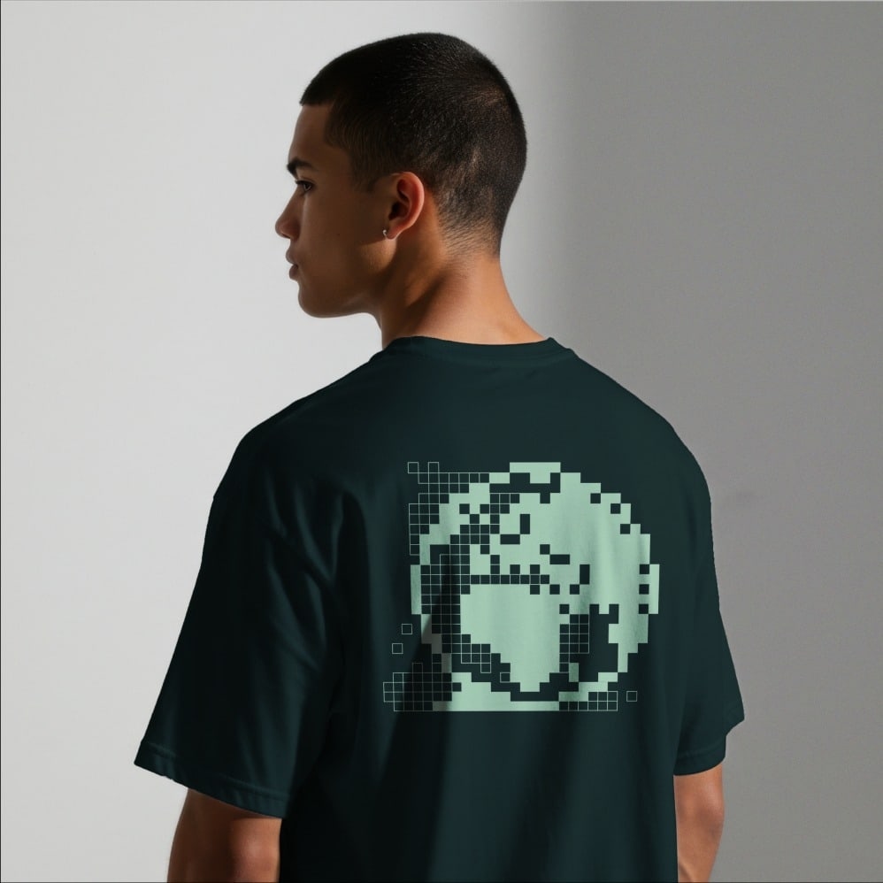 Person wearing a Freevision T-shirt